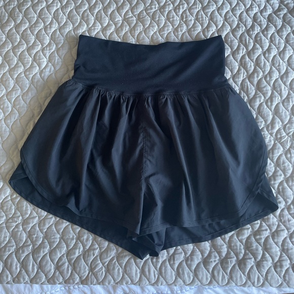 FP Movement black shorts size small like new - Picture 1 of 4